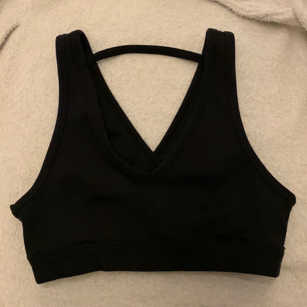 Alo yoga sports bra